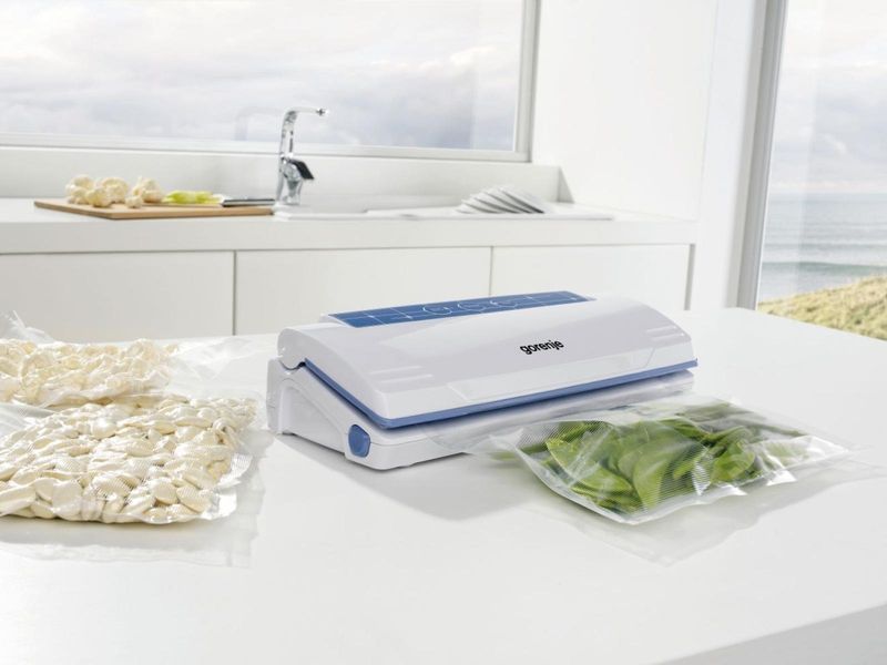 Пакеты для вакуумирования Gorenje VB28/300 подходят для HVS16WS и VS120E, размеры: 28х30см/3 рулона VVB28/300 фото