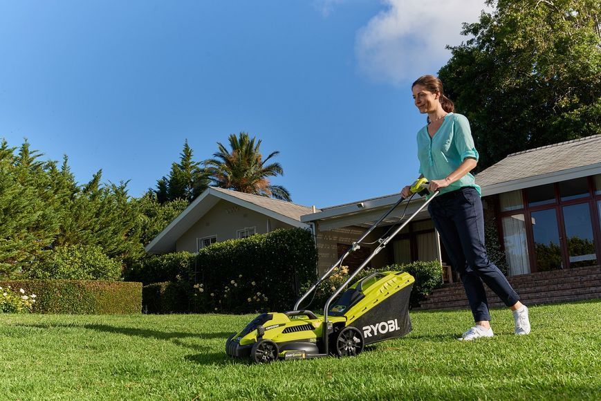Газонокосарка Ryobi RLM13E33S 1300Вт 33см 35л 20-60мм EasyEdge 9кг 5133002343 фото