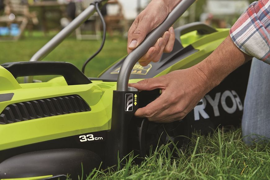 Газонокосарка Ryobi RLM13E33S 1300Вт 33см 35л 20-60мм EasyEdge 9кг 5133002343 фото