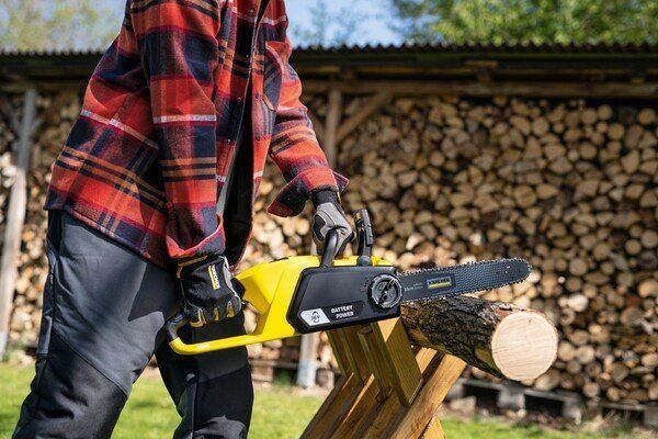 Пила цепная аккумуляторная Karcher CNS 18-30 Battery 18В акб 2х5А&middot;час шина 30см быстрозарядное ЗУ 3.2кг 9.611-915.0 фото