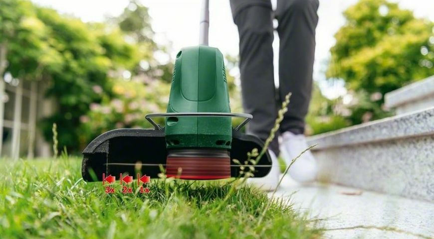 Тример садовий акумуляторний Bosch UniversalGrassCut 18V-26 26см 2.3кг (без АКБ та ЗП) 0.600.8C1.D04 фото