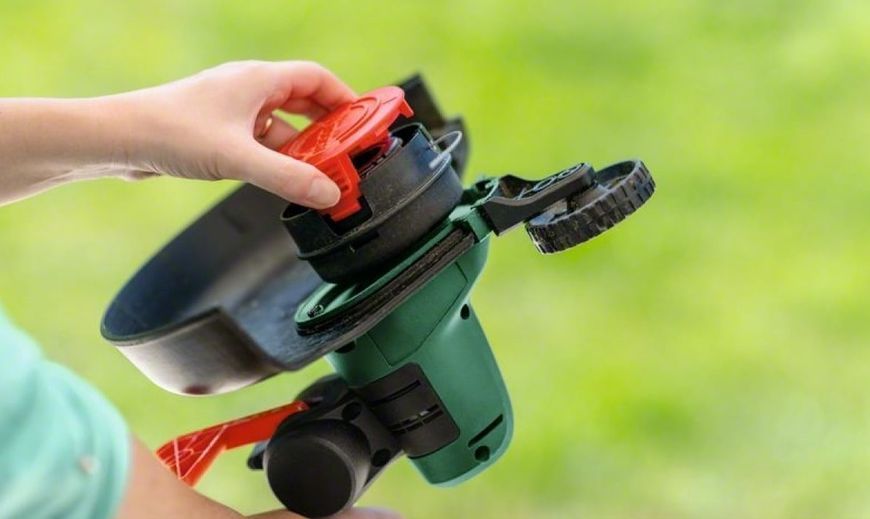 Триммер садовый аккумуляторный Bosch UniversalGrassCut 18V-260 1х2.5А&middot;час 26см 2.3кг 0.600.8C1.D03 фото