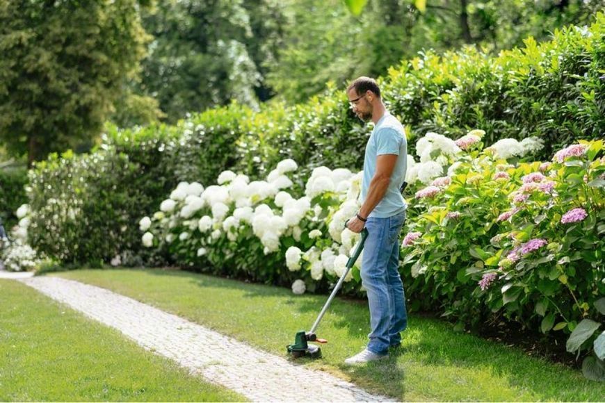 Триммер садовый аккумуляторный Bosch UniversalGrassCut 18V-260 1х2.5А&middot;час 26см 2.3кг 0.600.8C1.D03 фото