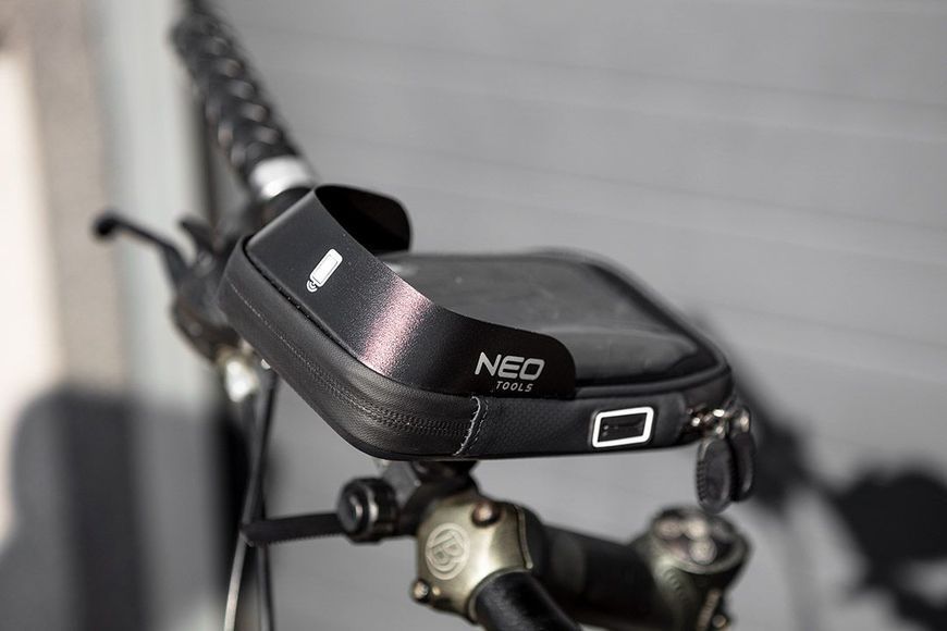Сумка велосипедная с держателем для смартфона до 6" Neo Tools, водонепроницаемая, черный 91-001 фото