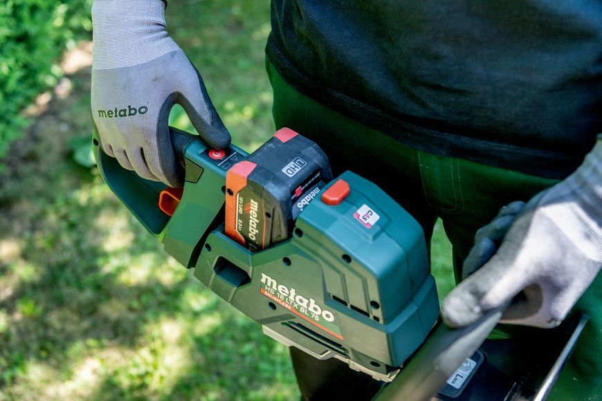 Кущоріз акумуляторний Metabo HS 18 LTX BL 75, 18В, 75см, крок різу 21мм, довина різу 70см, 4.4кг, без АКБ та ЗП 601724850 фото
