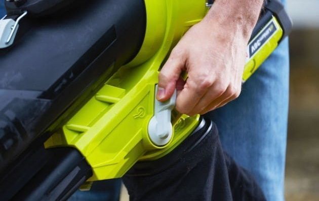 Воздуходувка-пылесос Ryobi MaxPower RBV36B 36B, 238 км/ч безщеточная (без АКБ и ЗУ) 5133002524 фото