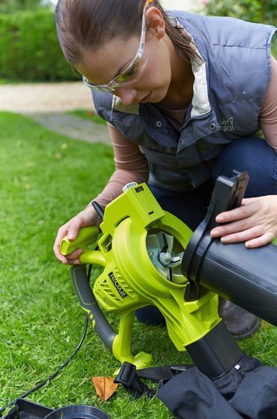 Воздуходув-пылесос Ryobi RBV3000CSV, с измельчителем, 3кВт, 14 м3/мин, 375 км/ч 5133002188 фото