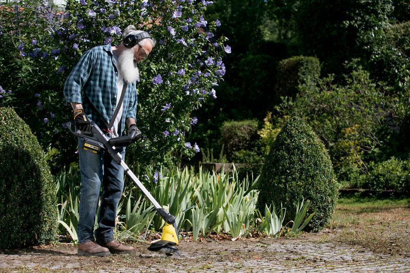 Тример садовий Karcher WRE 18-55 для видалення бур'янів, акумуляторний 18В, 2.85кг, Solo (без АКБ та ЗП) 1.445-244.0 фото