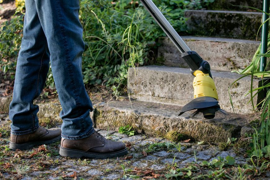 Тример садовий Karcher WRE 18-55 для видалення бур'янів, акумуляторний 18В, 2.85кг, Solo (без АКБ та ЗП) 1.445-244.0 фото