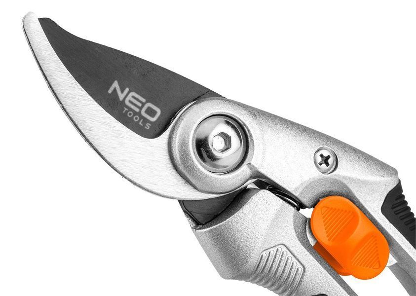 Секатор плоскостной Neo Tools, d реза 20мм, 210мм, 228г 15-212 фото