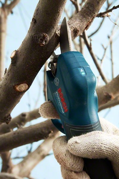 Секатор Bosch Pro Pruner SOLO аккумуляторный, 12В, 3.0 Ач, до 25мм, 1кг 0.601.9K1.020 фото