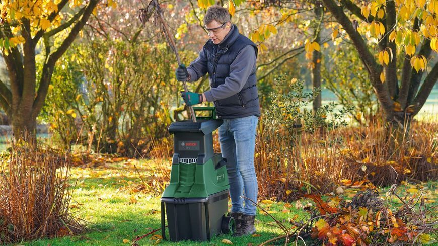 Подрібнювач садовий Bosch AXT 25 TC 2500Вт 40 об/хв 45мм 53 л. 30.5кг ріжуча система Turbine-Cut низькошумний 0.600.803.30C фото
