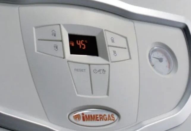 Котел газовий Immergas Mini Eolo 28 3 E двоконтурний турбований 28кВт з димоходом 71.MT7.00.36 в комплекті 3.020856/71.MT7.00.36 фото