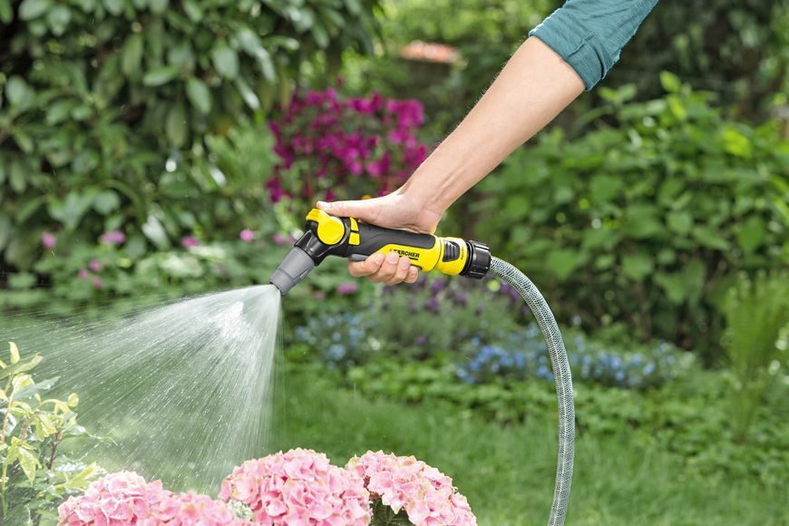 Ороситель ручной Karcher "Plus", пистолетный, поворотная рукоятка, регулировка напора воды, регулировка формы струи воды 2.645-268.0 фото